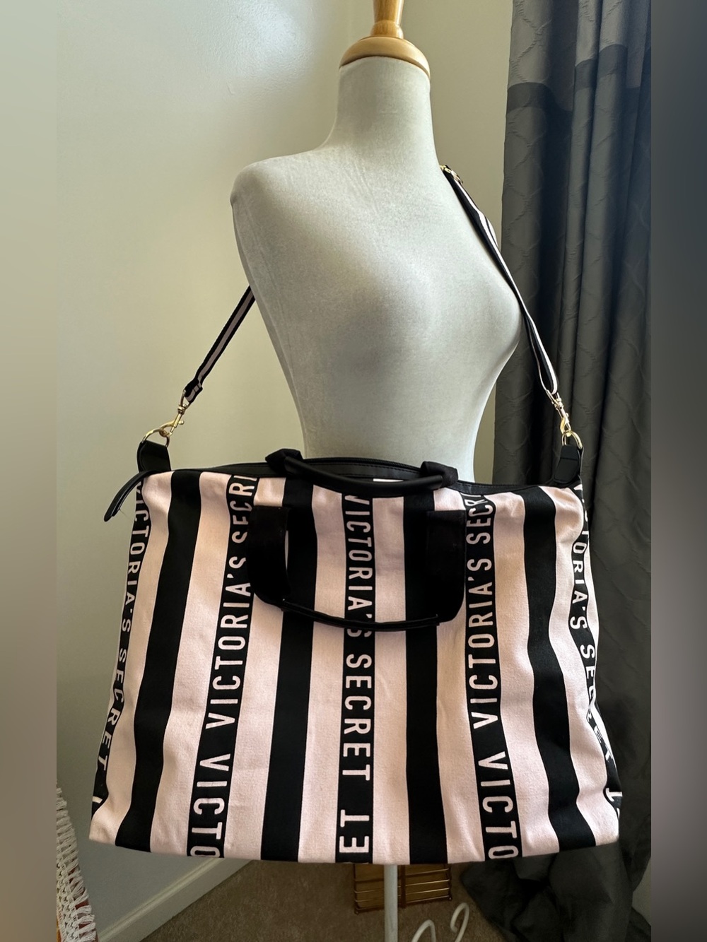 Victoria's Secret Pink and Black Striped Tote with Detachable Strap . EUC - Picture 3 of 16